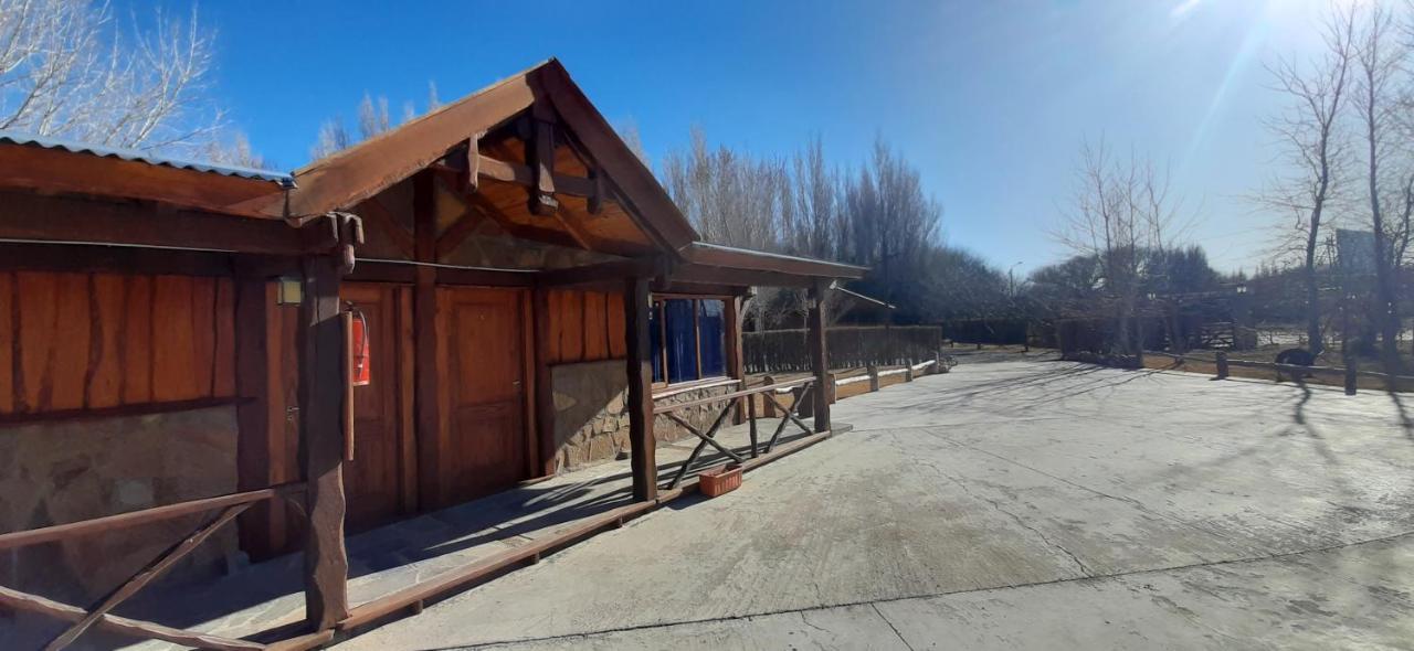 פריטו מורנו Hosteria & Cabanas Rio Fenix מראה חיצוני תמונה